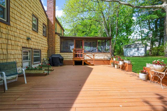5 Carlton Lane, Rye Brook, NY 10573