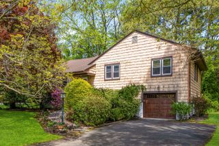 5 Carlton Lane, Rye Brook, NY 10573