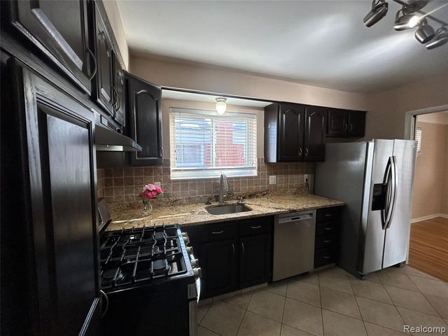 1603 Beaupre Avenue, Madison Heights, MI 48071