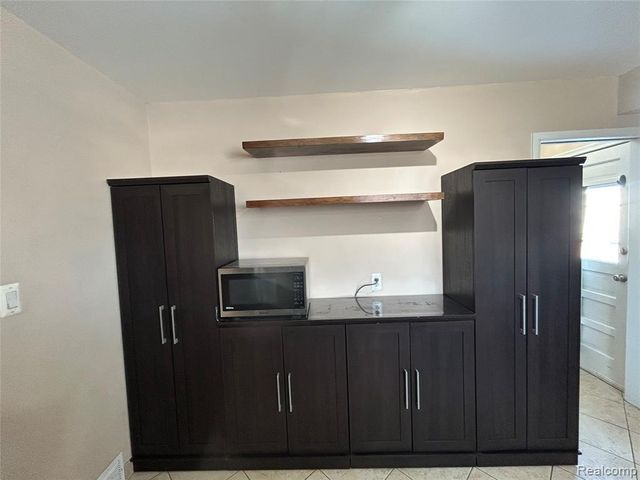 1603 Beaupre Avenue, Madison Heights, MI 48071