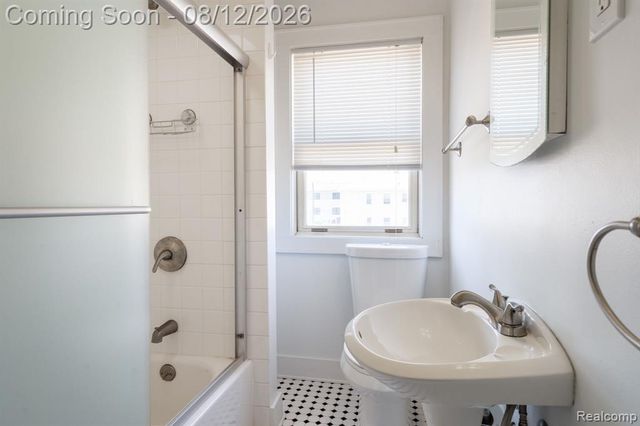412 E 3rd Street, Royal Oak, MI 48067
