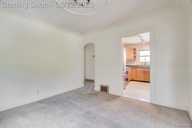 412 E 3rd Street, Royal Oak, MI 48067