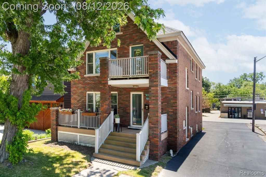 412 E 3rd Street, Royal Oak, MI 48067