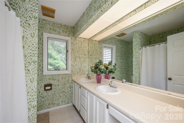36 Quail Run Circle, Brevard, NC 28712