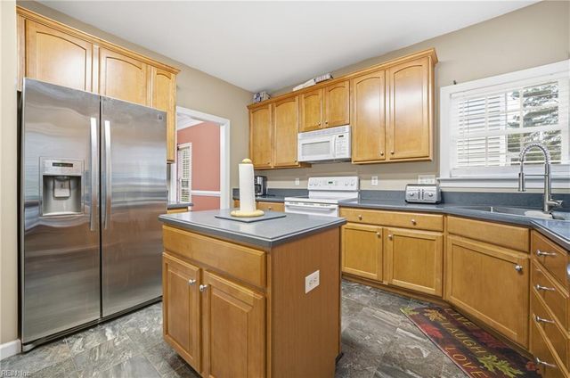 105 Overlook PT, Yorktown, VA 23693