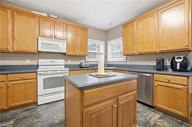 105 Overlook PT, Yorktown, VA 23693