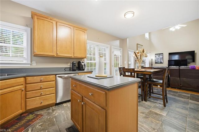 105 Overlook PT, Yorktown, VA 23693