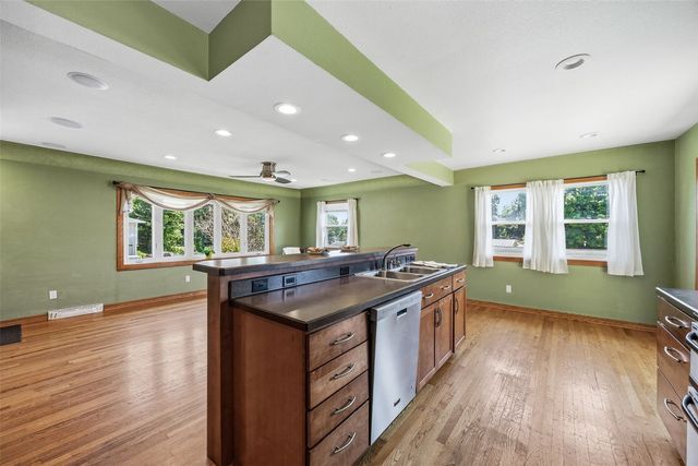 1425 Harold Drive SE, Cedar Rapids, IA 52403