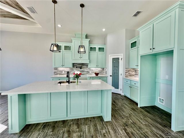 1009 Magnolia Street, Mission, TX 78573