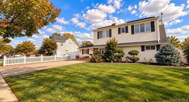 271 Twin Lane E, Wantagh, NY 11793