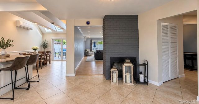 271 Twin Lane E, Wantagh, NY 11793