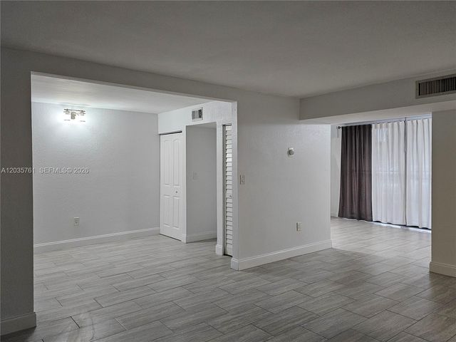 8075 SW 107th Ave 114, Miami, FL 33173