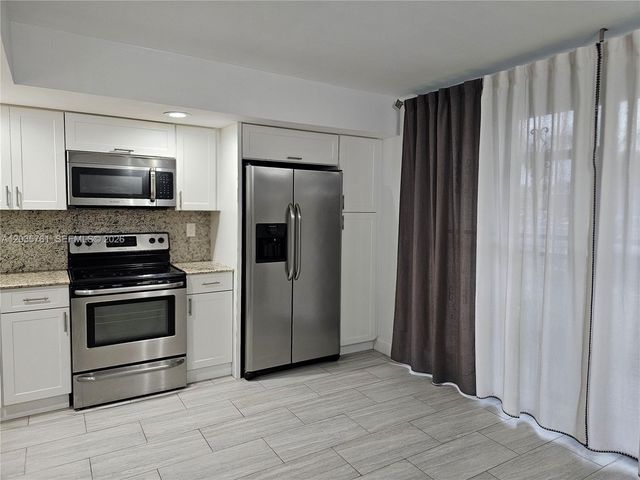 8075 SW 107th Ave 114, Miami, FL 33173
