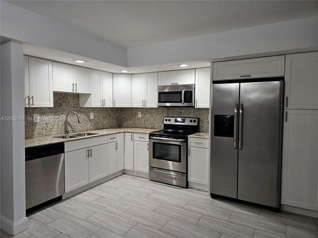 8075 SW 107th Ave 114, Miami, FL 33173