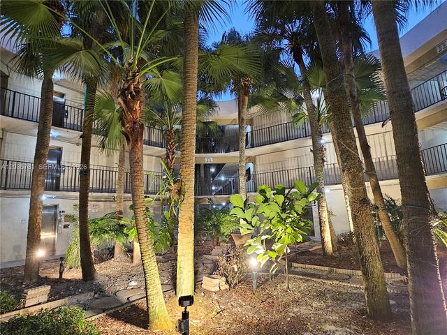 8075 SW 107th Ave 114, Miami, FL 33173