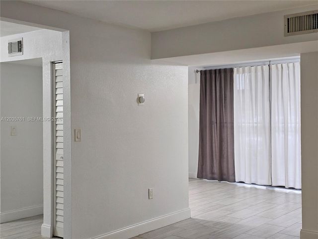 8075 SW 107th Ave 114, Miami, FL 33173