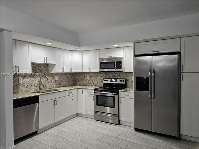 8075 SW 107th Ave 114, Miami, FL 33173