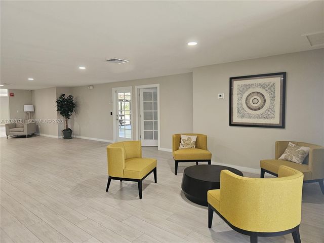 8075 SW 107th Ave 114, Miami, FL 33173