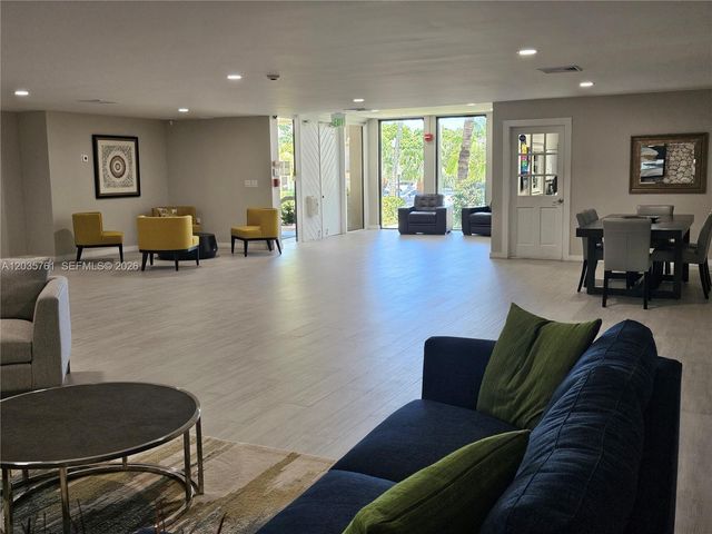 8075 SW 107th Ave 114, Miami, FL 33173