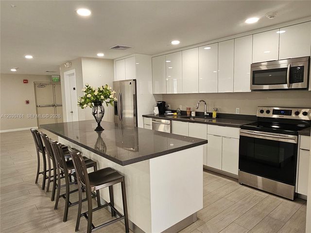 8075 SW 107th Ave 114, Miami, FL 33173