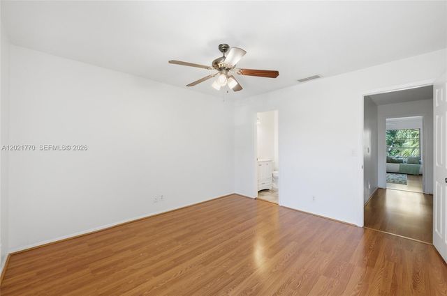 1257 NW 98th Ter 154, Pembroke Pines, FL 33024