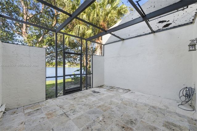 1257 NW 98th Ter 154, Pembroke Pines, FL 33024
