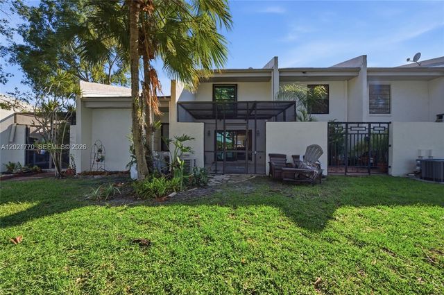 1257 NW 98th Ter 154, Pembroke Pines, FL 33024