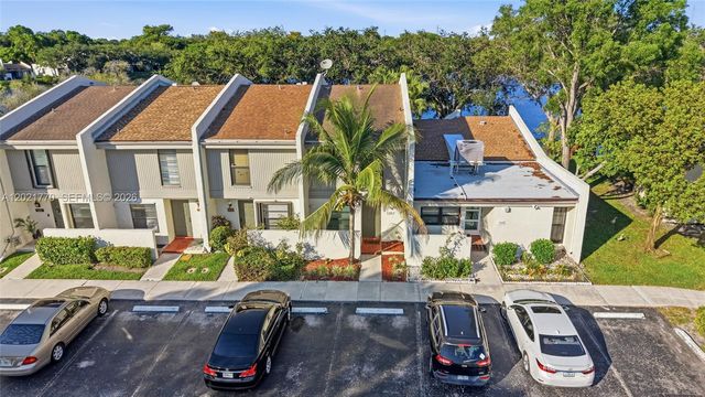 1257 NW 98th Ter 154, Pembroke Pines, FL 33024