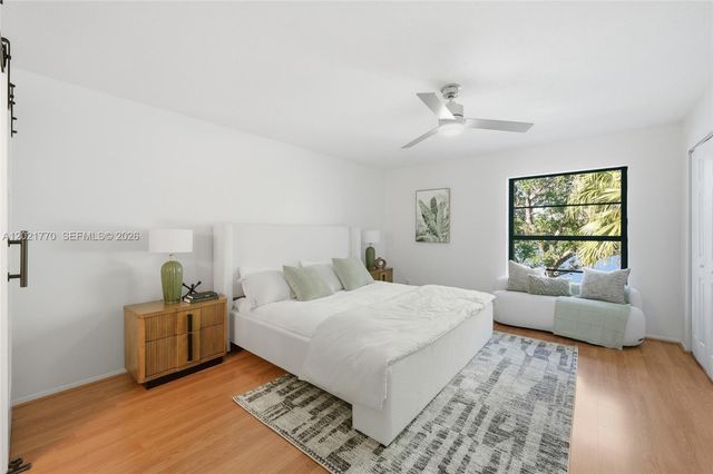 1257 NW 98th Ter 154, Pembroke Pines, FL 33024