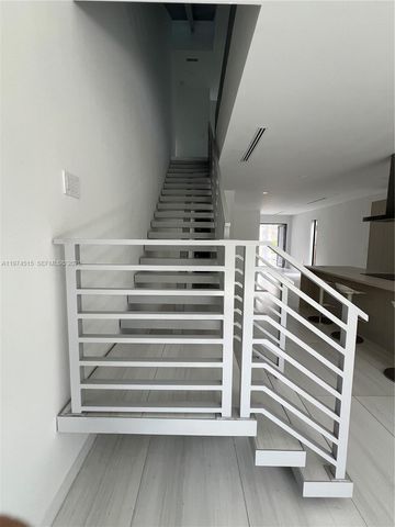 2321 SW 16th Ct left, Miami, FL 33145