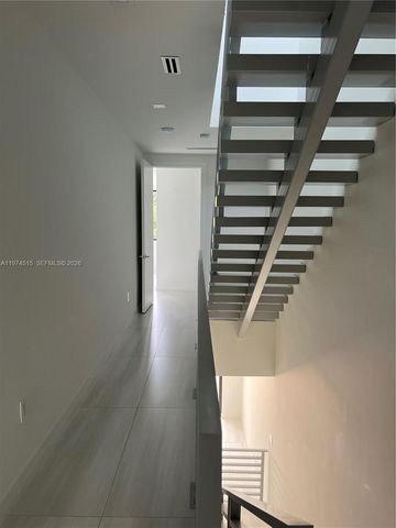 2321 SW 16th Ct left, Miami, FL 33145