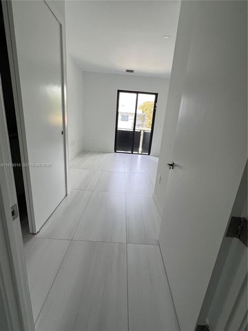 2321 SW 16th Ct left, Miami, FL 33145