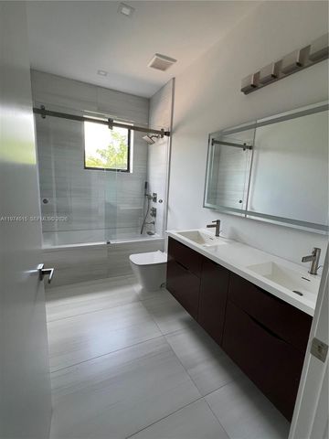 2321 SW 16th Ct left, Miami, FL 33145