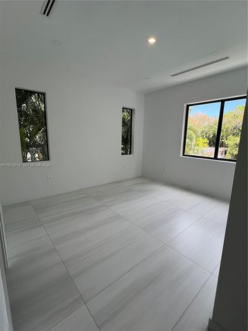 2321 SW 16th Ct left, Miami, FL 33145