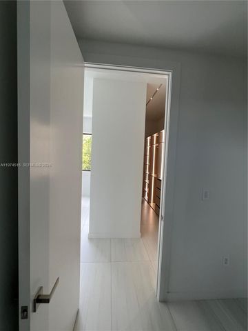 2321 SW 16th Ct left, Miami, FL 33145