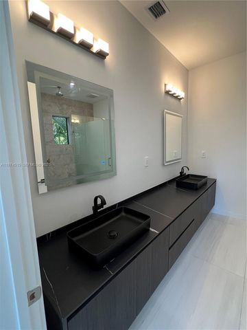 2321 SW 16th Ct left, Miami, FL 33145