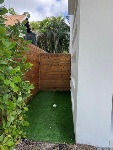 2321 SW 16th Ct left, Miami, FL 33145