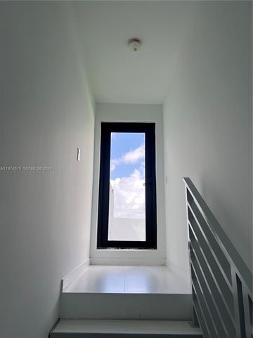 2321 SW 16th Ct left, Miami, FL 33145