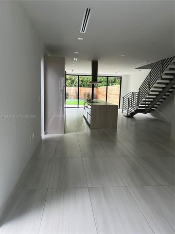 2321 SW 16th Ct left, Miami, FL 33145