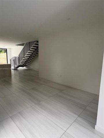 2321 SW 16th Ct left, Miami, FL 33145