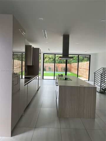 2321 SW 16th Ct left, Miami, FL 33145