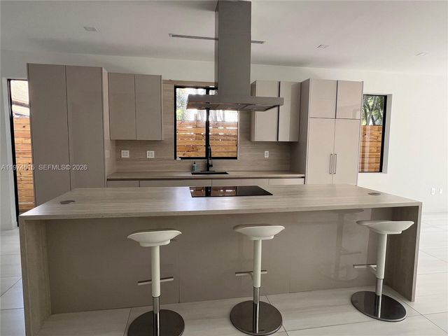 2321 SW 16th Ct left, Miami, FL 33145