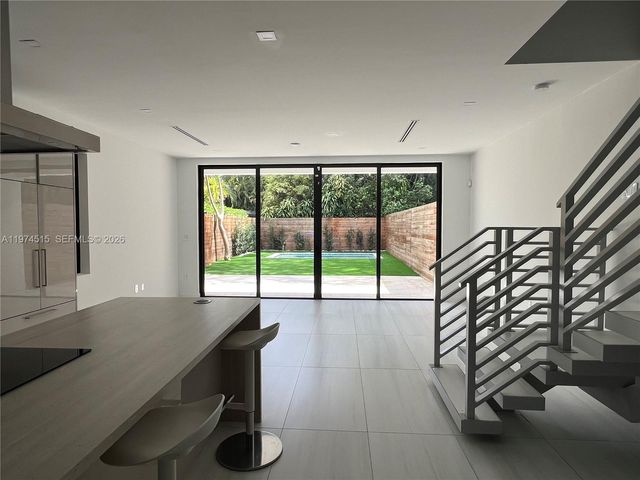 2321 SW 16th Ct left, Miami, FL 33145