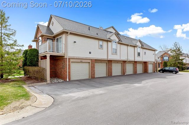 3553 Oakmonte Boulevard, Rochester, MI 48306