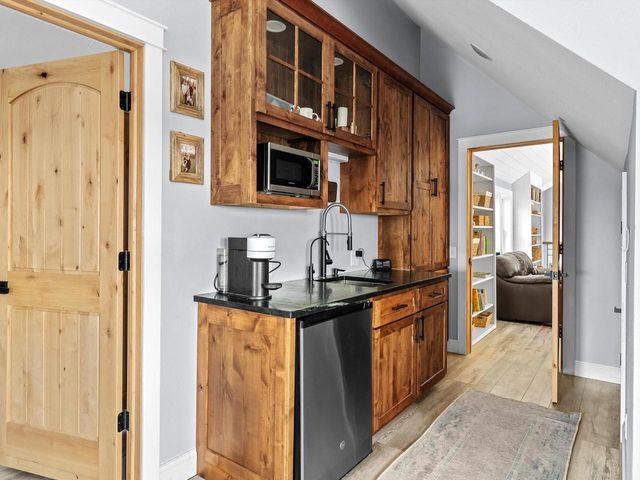 3202 Mirro DRIVE, Manitowoc, WI 54220
