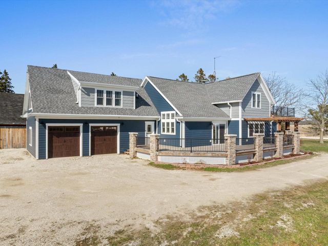 3202 Mirro DRIVE, Manitowoc, WI 54220