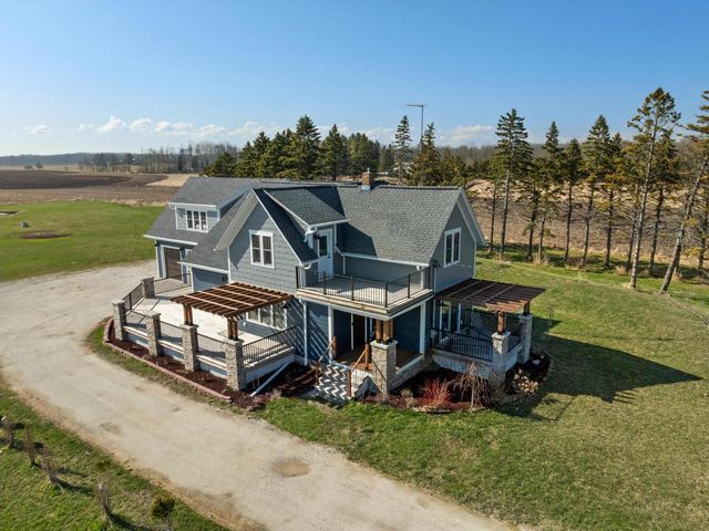 3202 Mirro DRIVE, Manitowoc, WI 54220