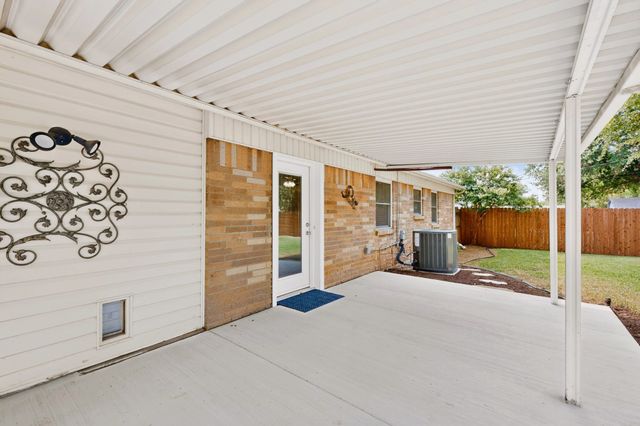 1207 Aransas Drive, Euless, TX 76039