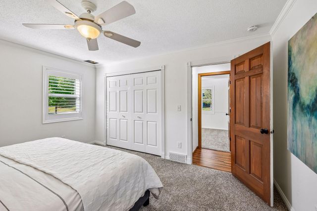8113 Dakota Lane, Chanhassen, MN 55317