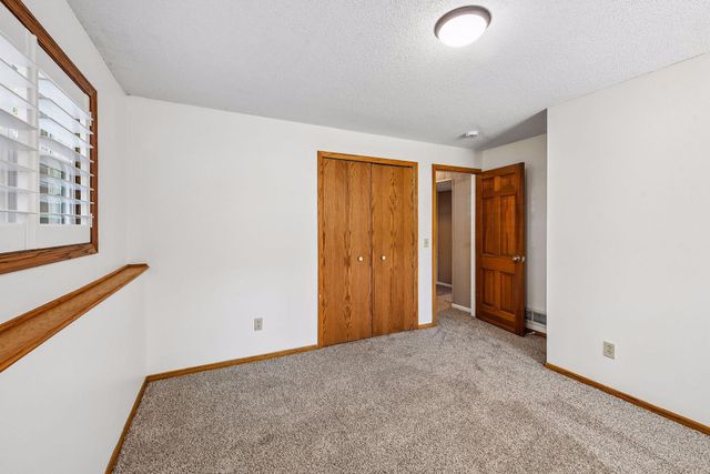8113 Dakota Lane, Chanhassen, MN 55317